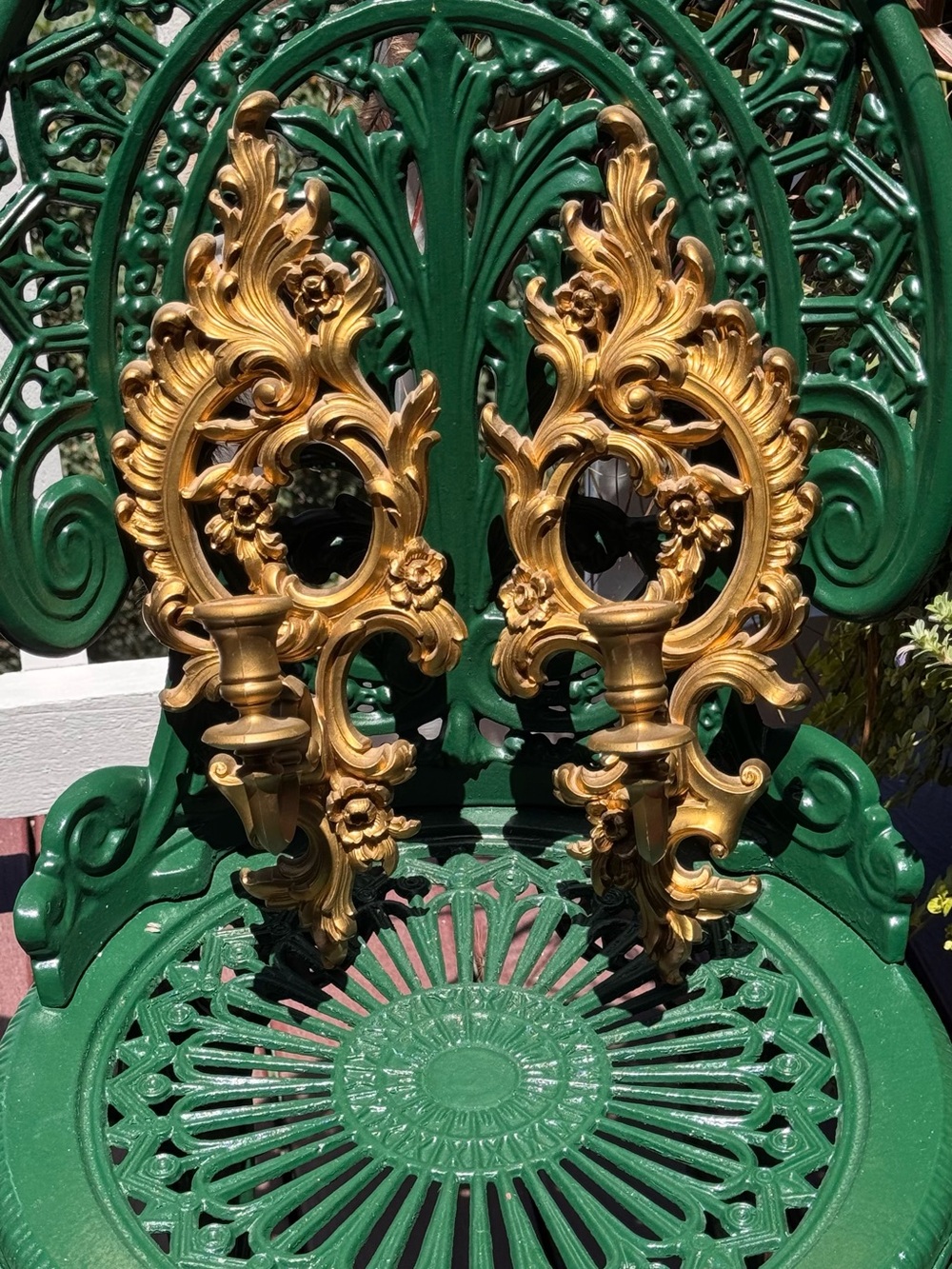 Syroco Vintage Ornate Gold Wall Sconce
